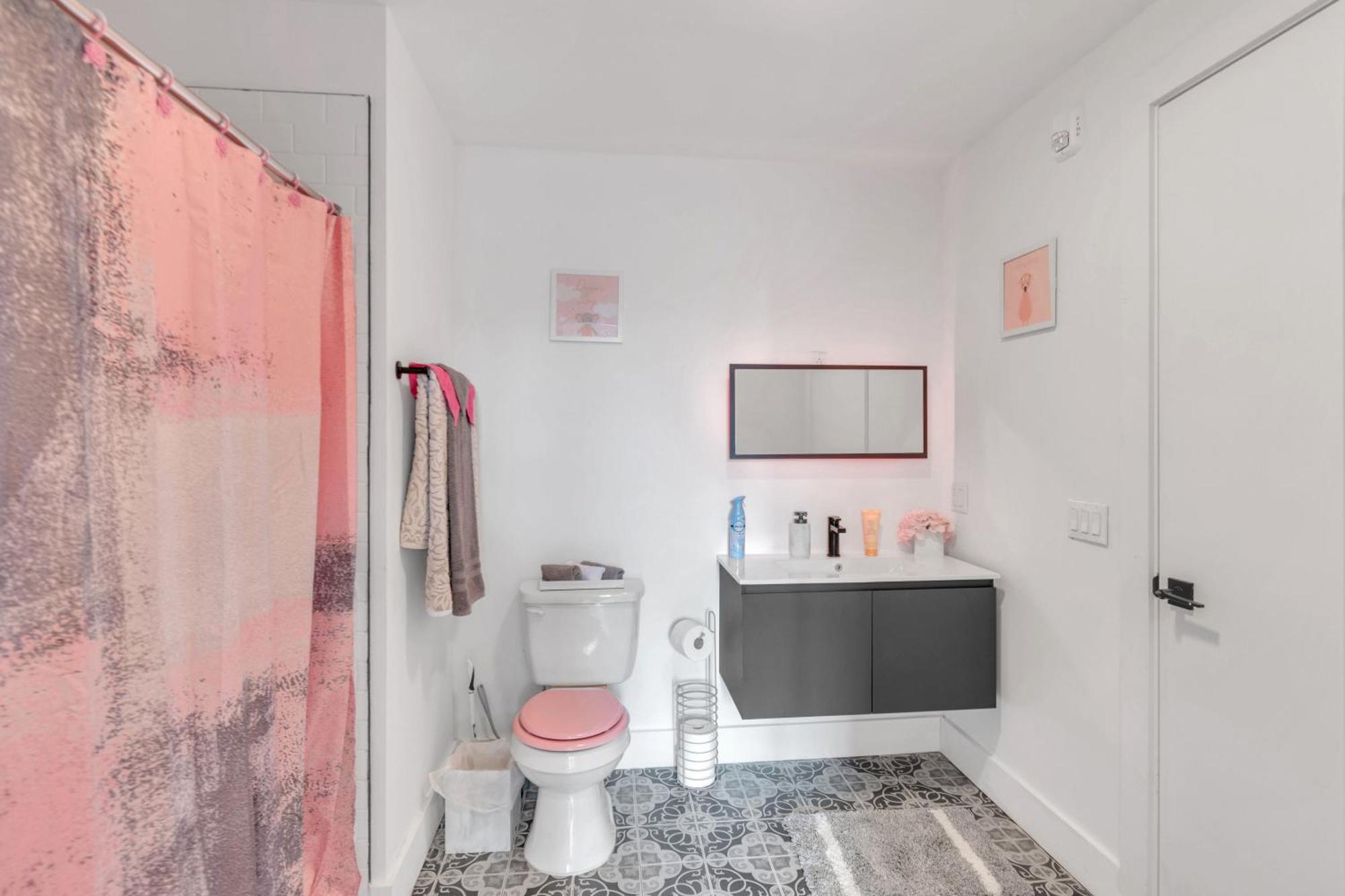 Pink Heaven Indoor Pool, Free Parking, Near Nyc Lejlighed Elizabeth Eksteriør billede