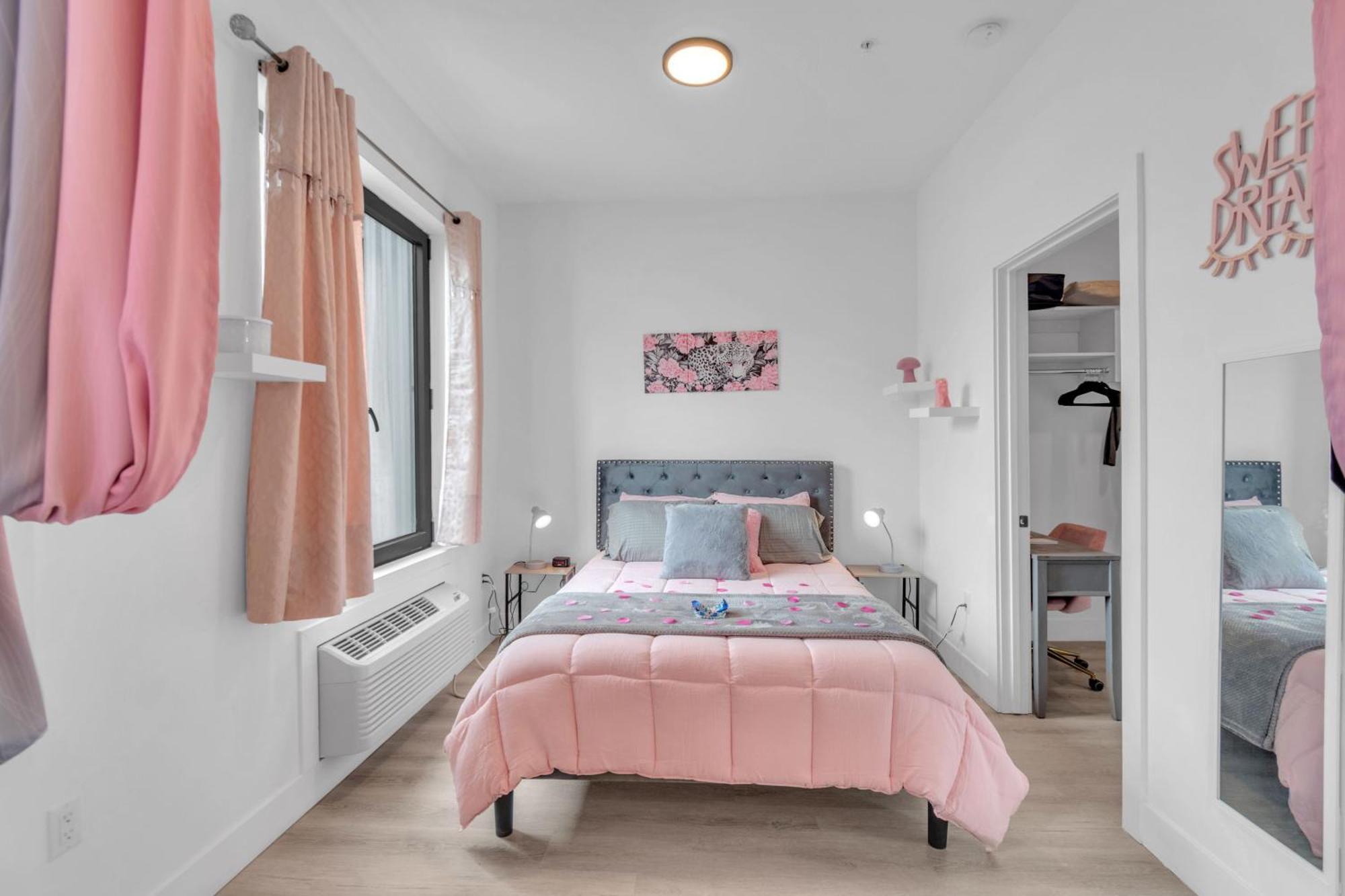 Pink Heaven Indoor Pool, Free Parking, Near Nyc Lejlighed Elizabeth Eksteriør billede
